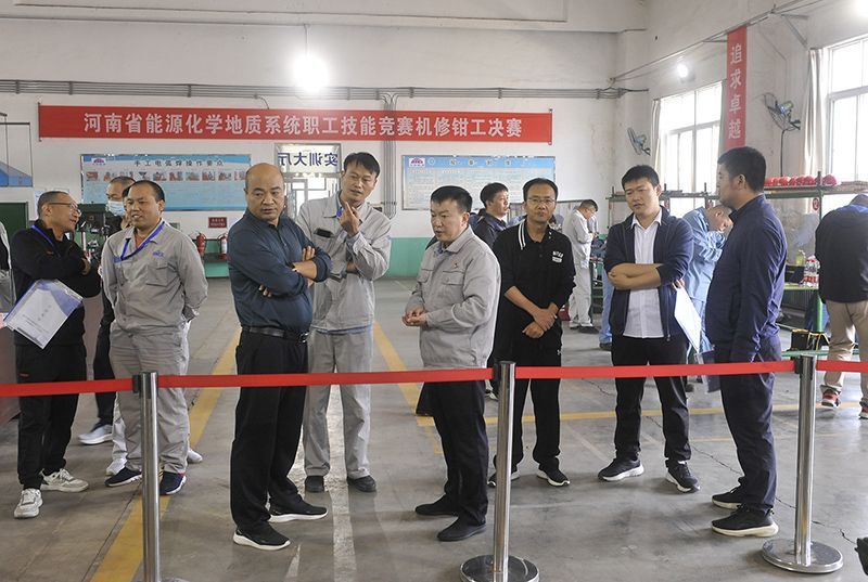 河南省能源化学地质系统职工职业技能竞赛机修钳工决赛在濮阳园区成功举办 ——濮阳园区包揽个人前四名，获团体第一名
